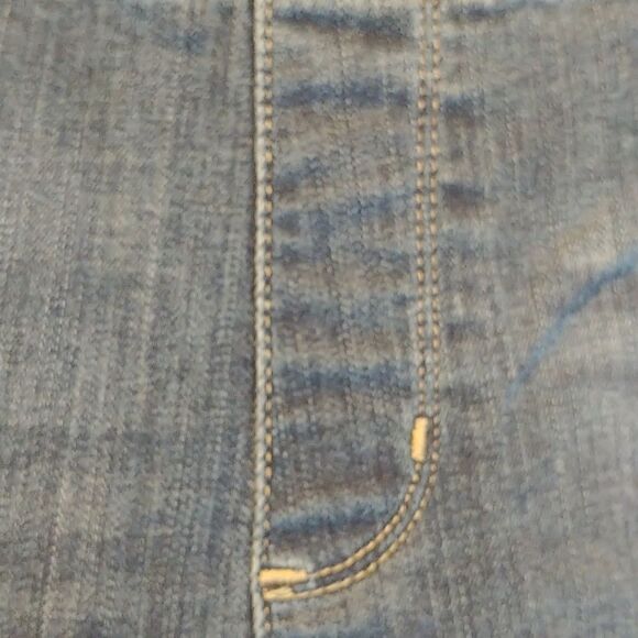 Lee. Stretchy Fit Jeggings. Elastic waist. Size Medium - Picture 7 of 13